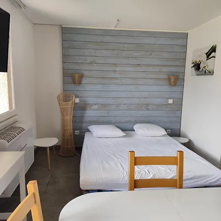 Apartment Mailh- Massibe T2 5 Couchages F A Proximite Du Linge De Maison Inclus Parking Jardin Clos Bielle